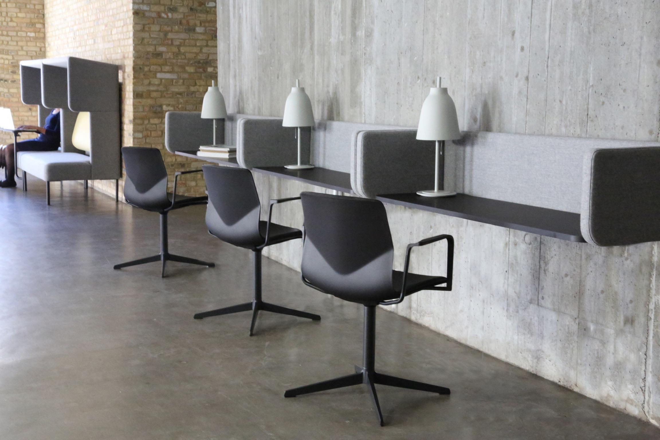 OCEE&FOUR – Chairs – FourCast 2 Evo – Lifestyle Image 7