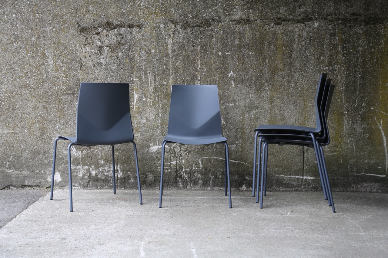 OCEE&FOUR – Chairs – FourCast 2 Four – Lifestyle Image 1 Large