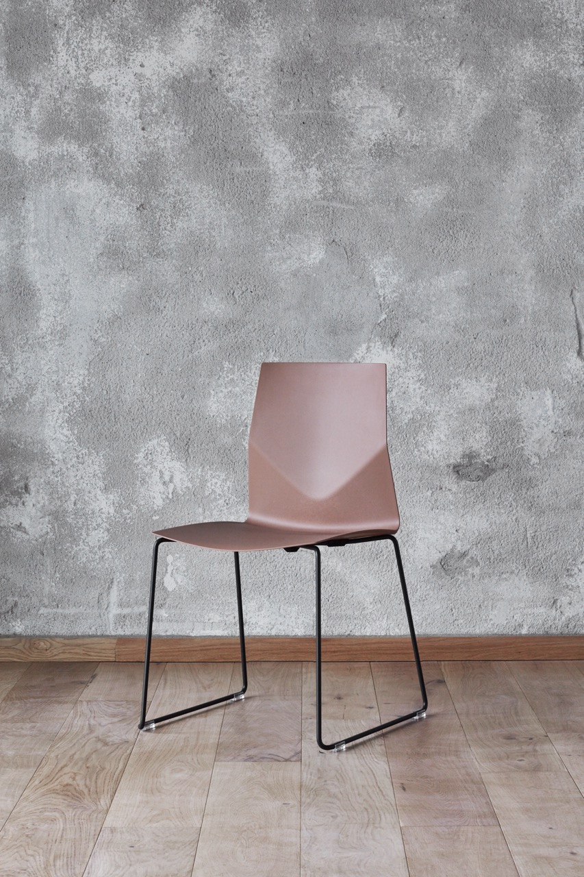 OCEE&FOUR – Chairs – FourCast 2 Line – Lifestyle Image 9 Large