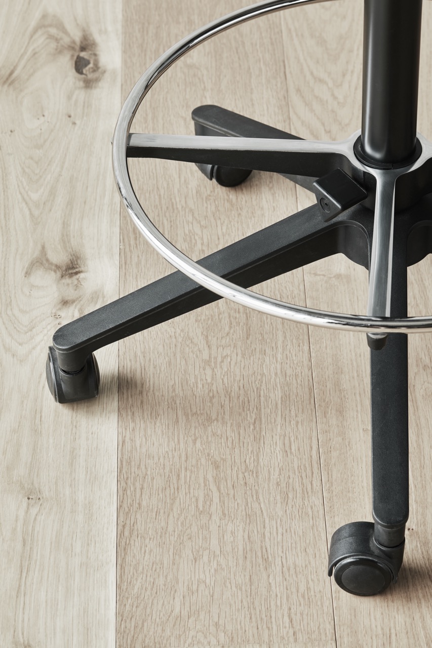 OCEE&FOUR – Chairs – FourSure 66 – Details Image 1 Large