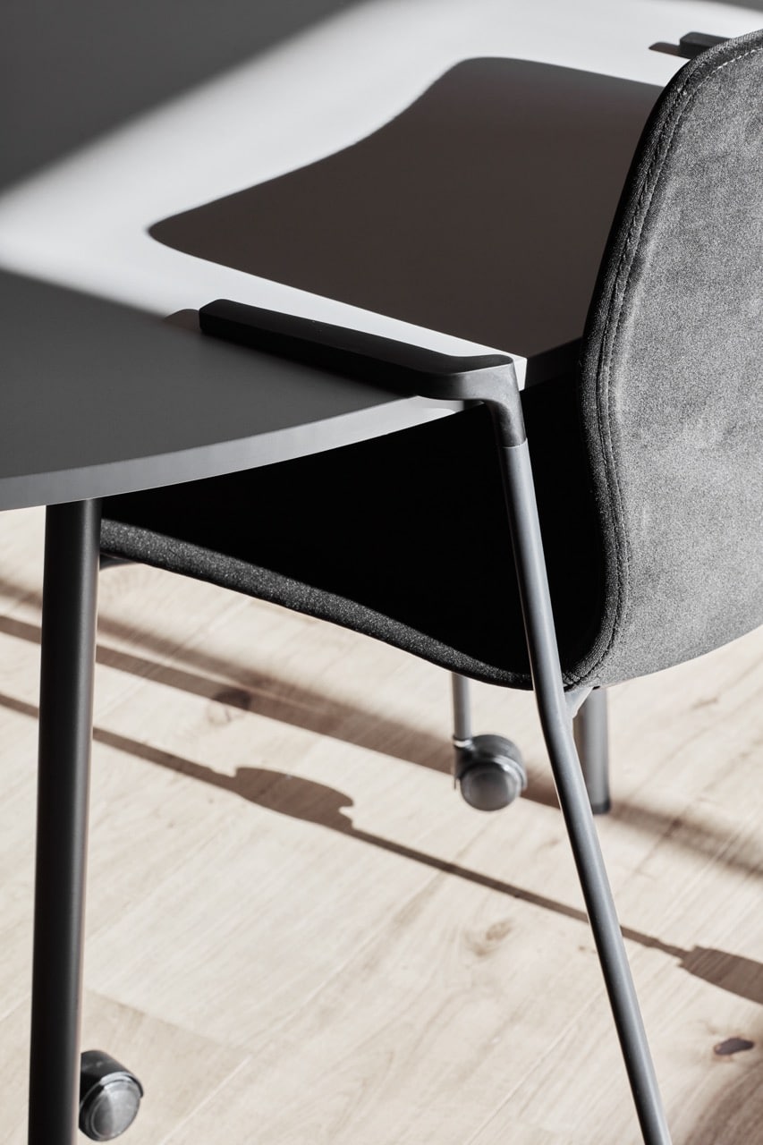 OCEE&FOUR – Chairs – FourSure 77 – Details Image 2 Large