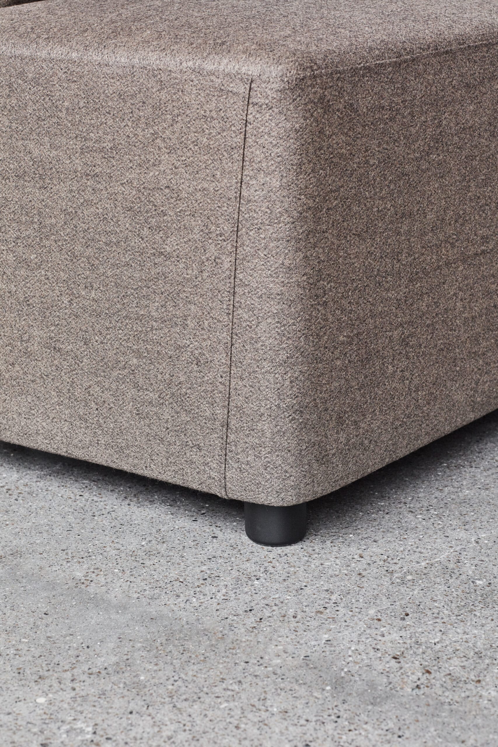 OCEE&FOUR – Soft Seating – FourLikes Sofa – Details Image 7