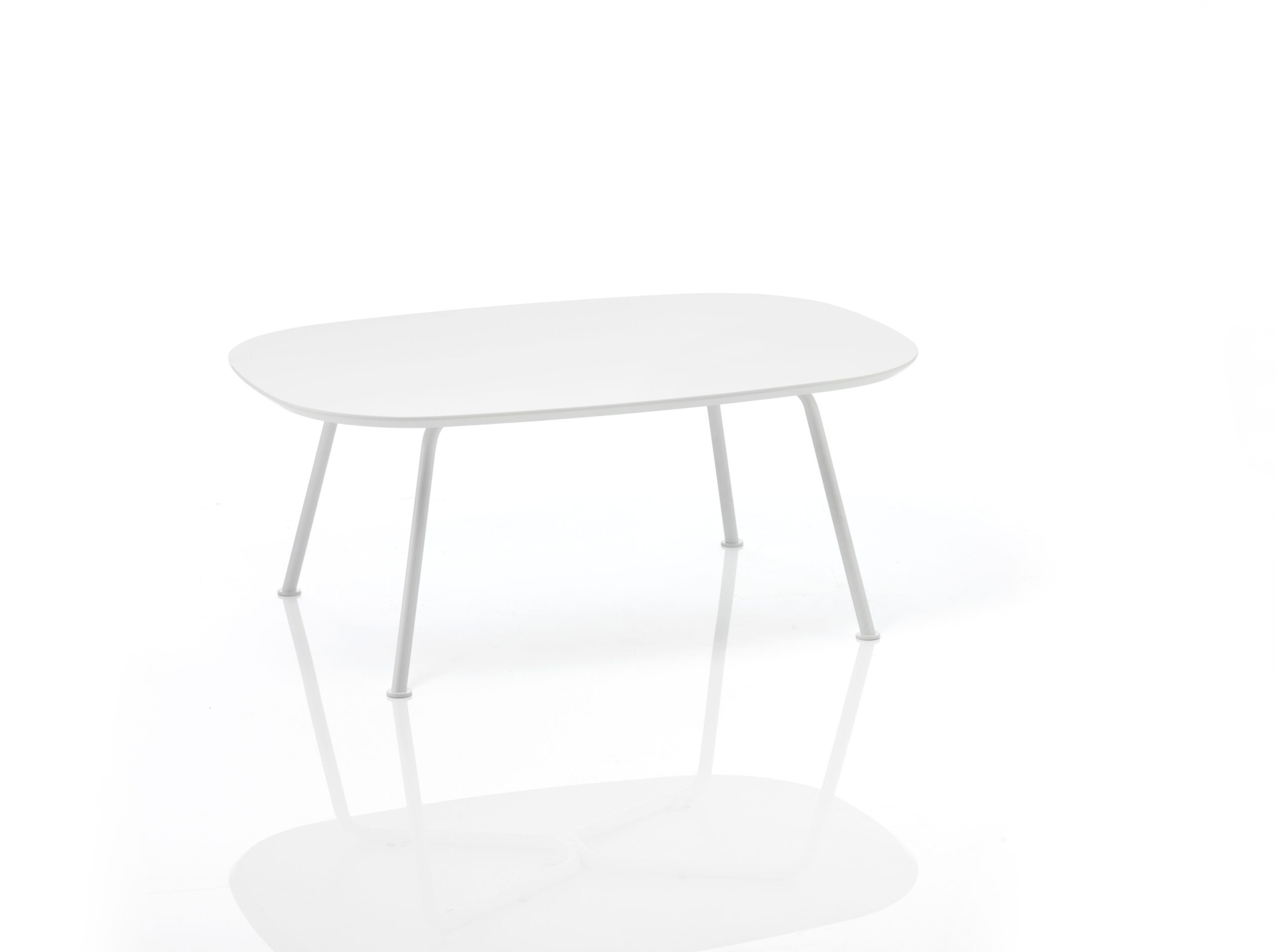 OCEE_FOUR - UK - Tables - Dishy Table - Packshot Image 8