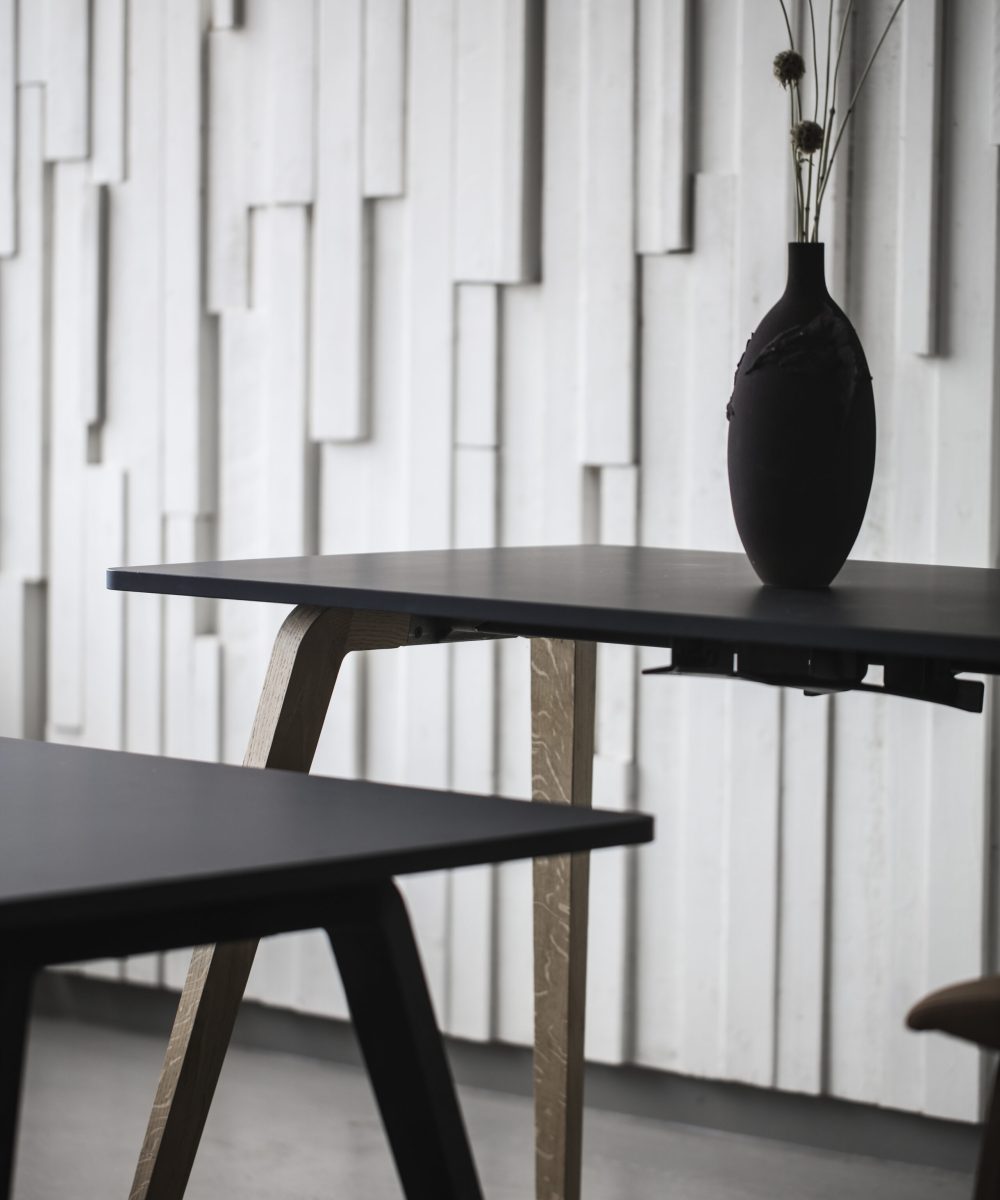 OCEEFOUR-Tables-FourReal-90-Detail-Image-2-1