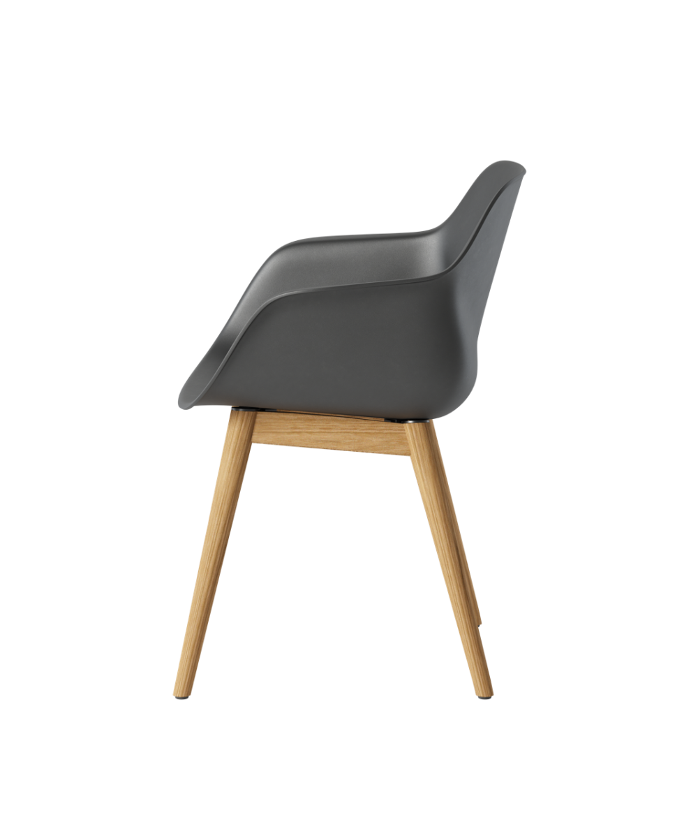 OCEE&FOUR – Chairs – FourMe 44 – Plastic shell - Oak Frame - Packshot Image 1 Large