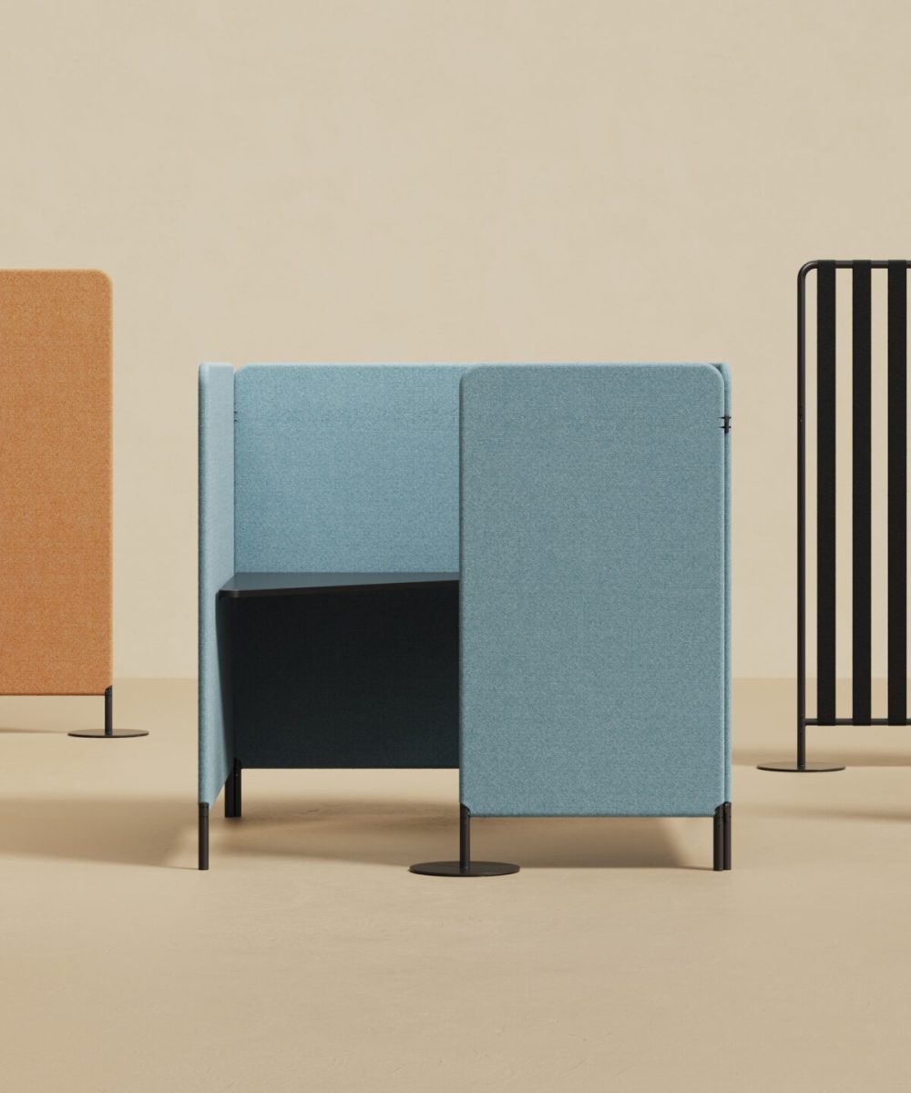 OCEE&FOUR – FourPeople Panels - Stand Alone – Lifestyle Image 3