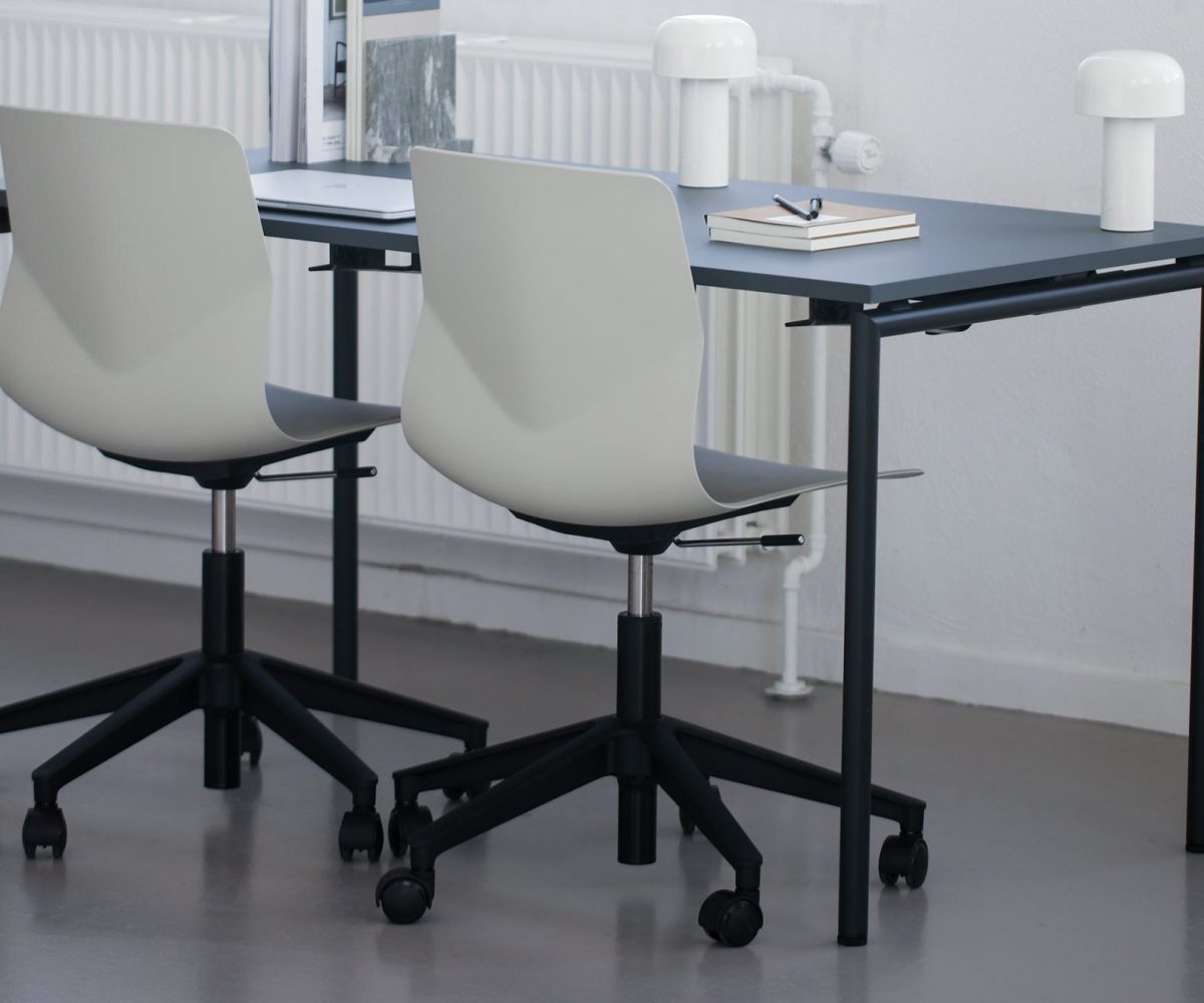 OCEE&FOUR – Tables – FourLearning – Lifestyle Image 1