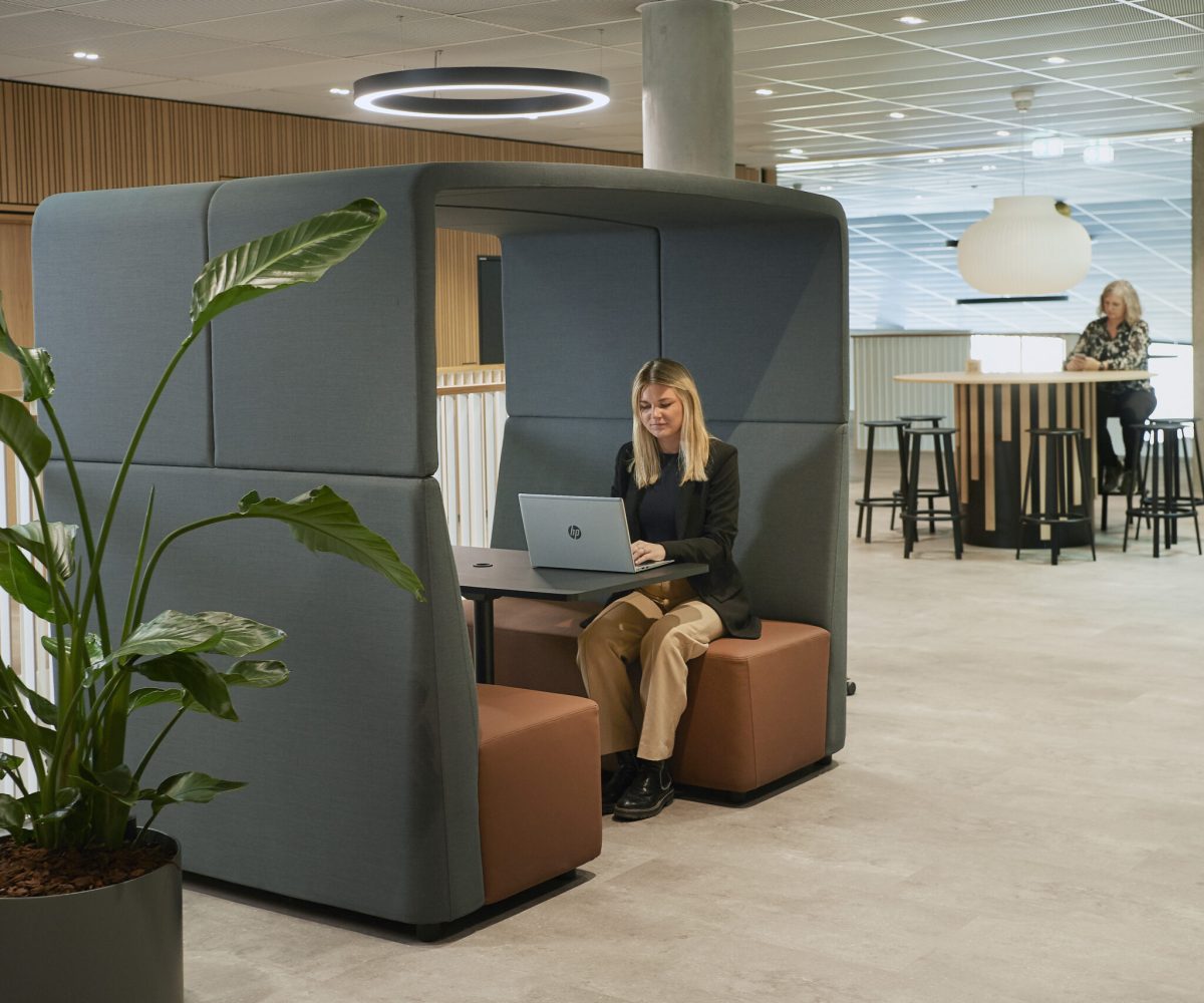 OCEE&FOUR – Work & Study Booths – FourLikes Meet – Lifestyle Image 10
