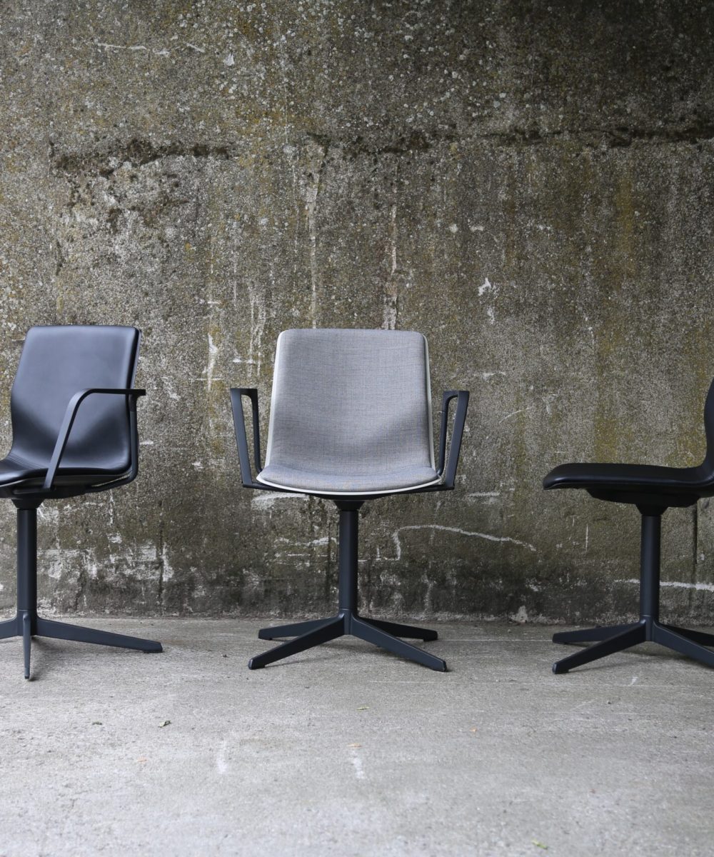 OCEE_FOUR – Chairs – FourSure 99 – Lifestyle Image 1