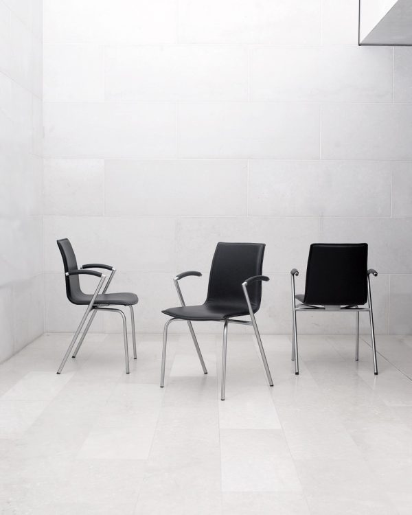 OCEE_FOUR – Chairs – G2 – Lifestyle Image 2 Large