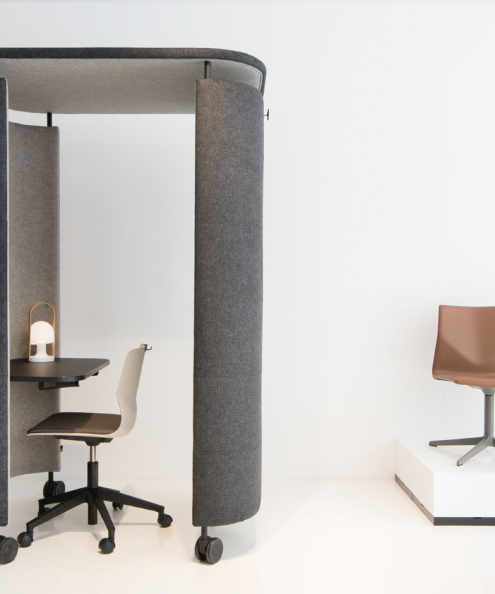 OCEE_FOUR – Work _ Study Booths – InnoPod – Packshot Image 4 Large