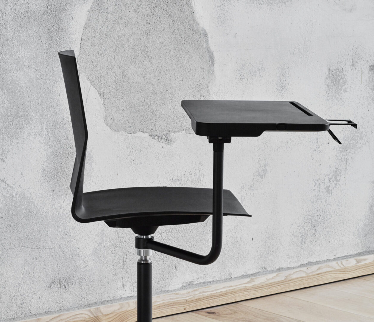 OCEE&FOUR – Chairs – FourCast 2 Audi – Details Image 3