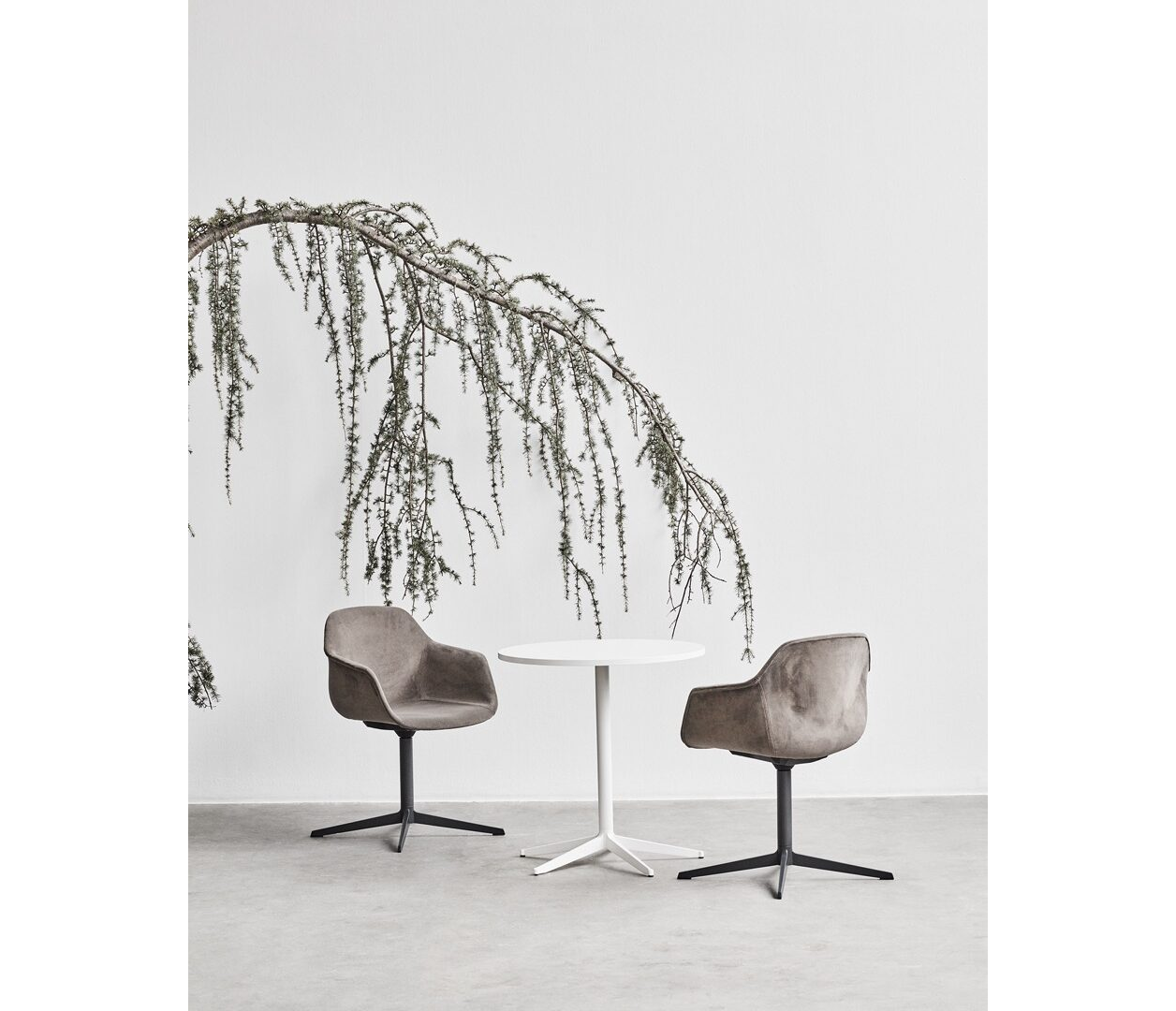 OCEE&FOUR – Chairs – FourMe 99 – Lifestyle Image 4 Large
