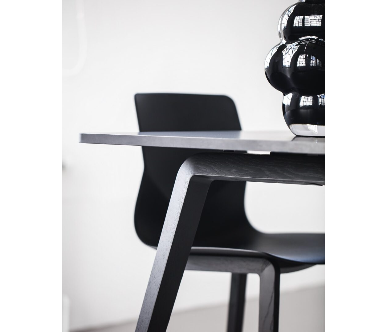 OCEE&FOUR – Chairs – FourSure 105 – Details Image 1 Large