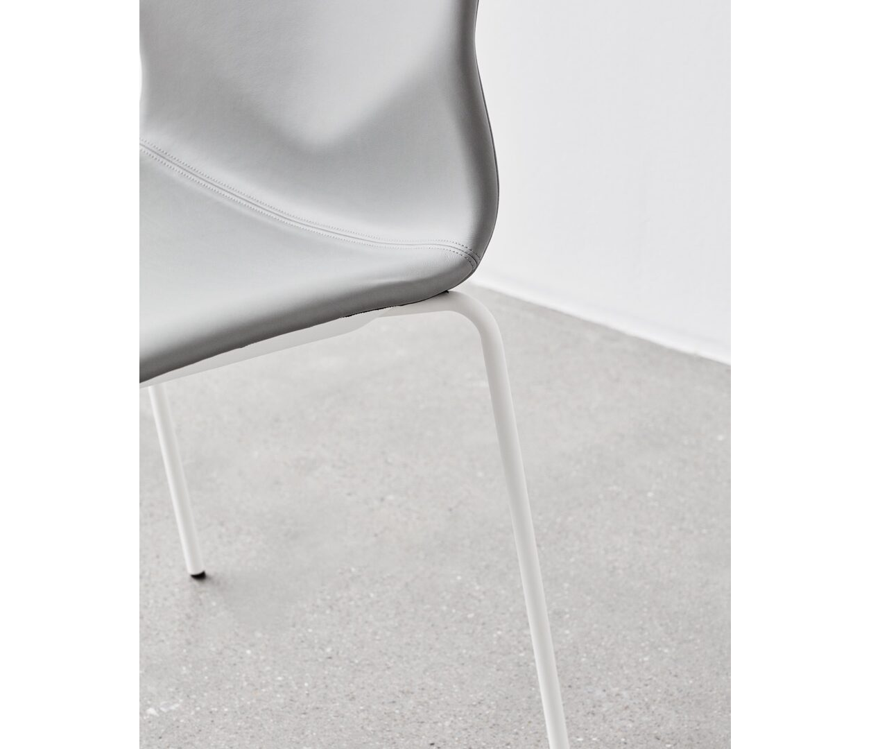 OCEE&FOUR – Chairs – FourSure 44 – Details Image 14 Large