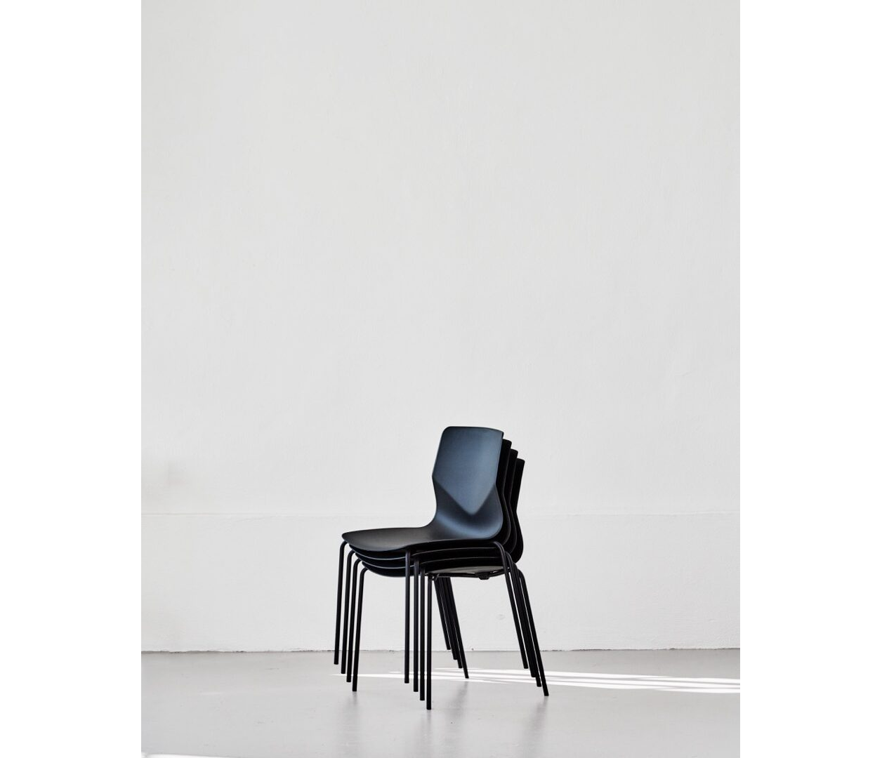 OCEE&FOUR – Chairs – FourSure 44 – EU Ecolabel - Lifestyle Image 4 Large