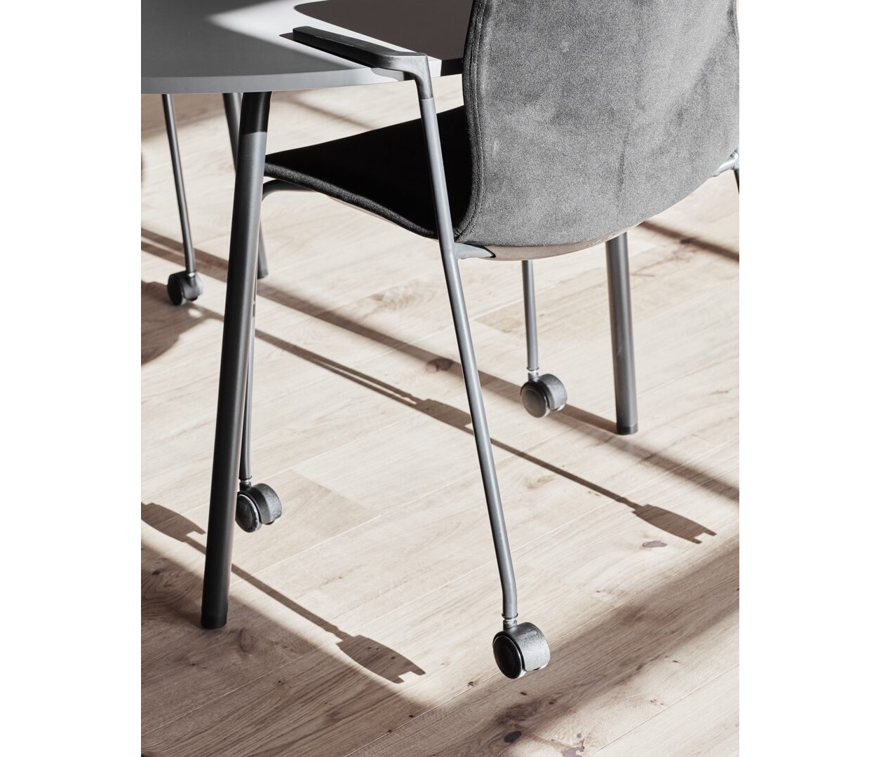 OCEE&FOUR – Chairs – FourSure 77 – Details Image 3 Large