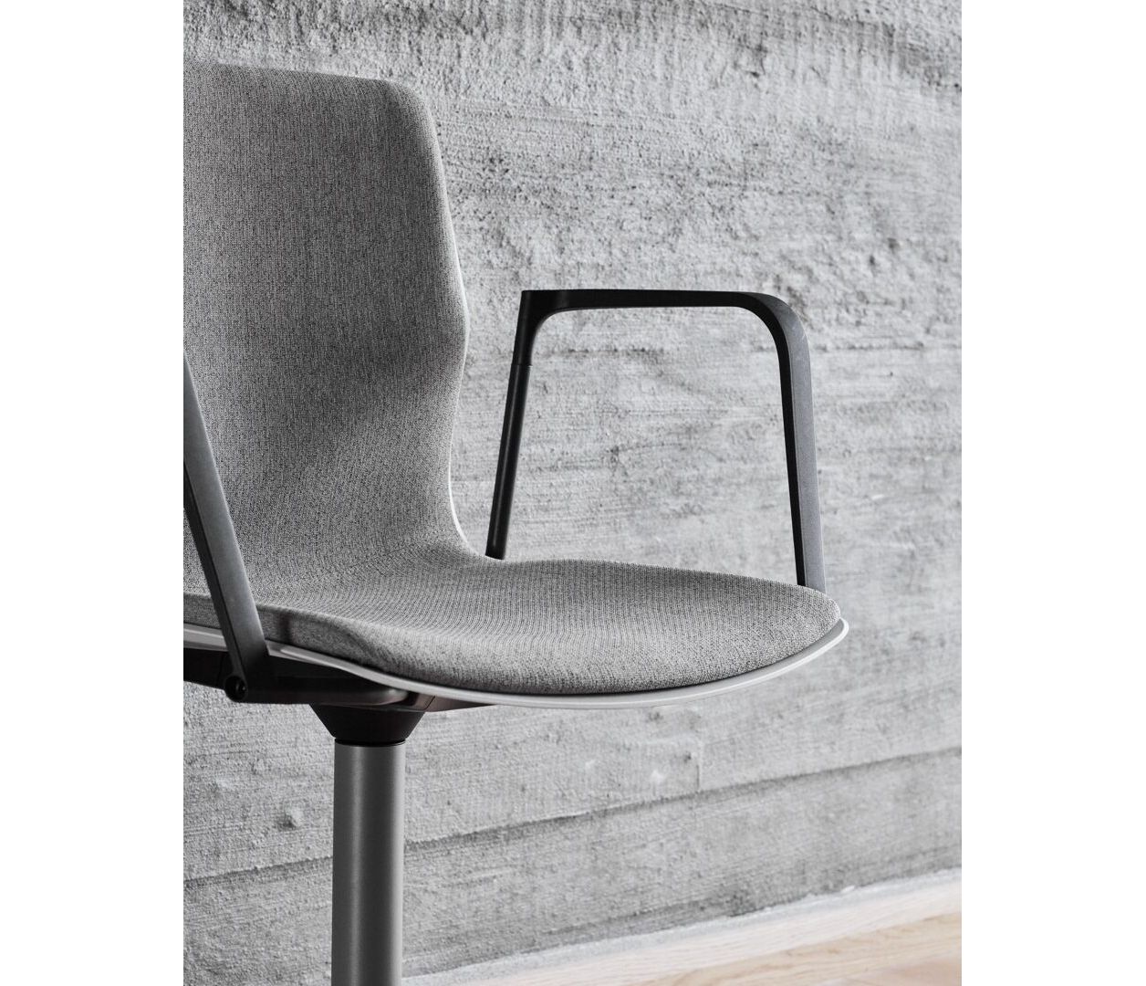 OCEE&FOUR – Chairs – FourSure 99 – Details Image 1 Large