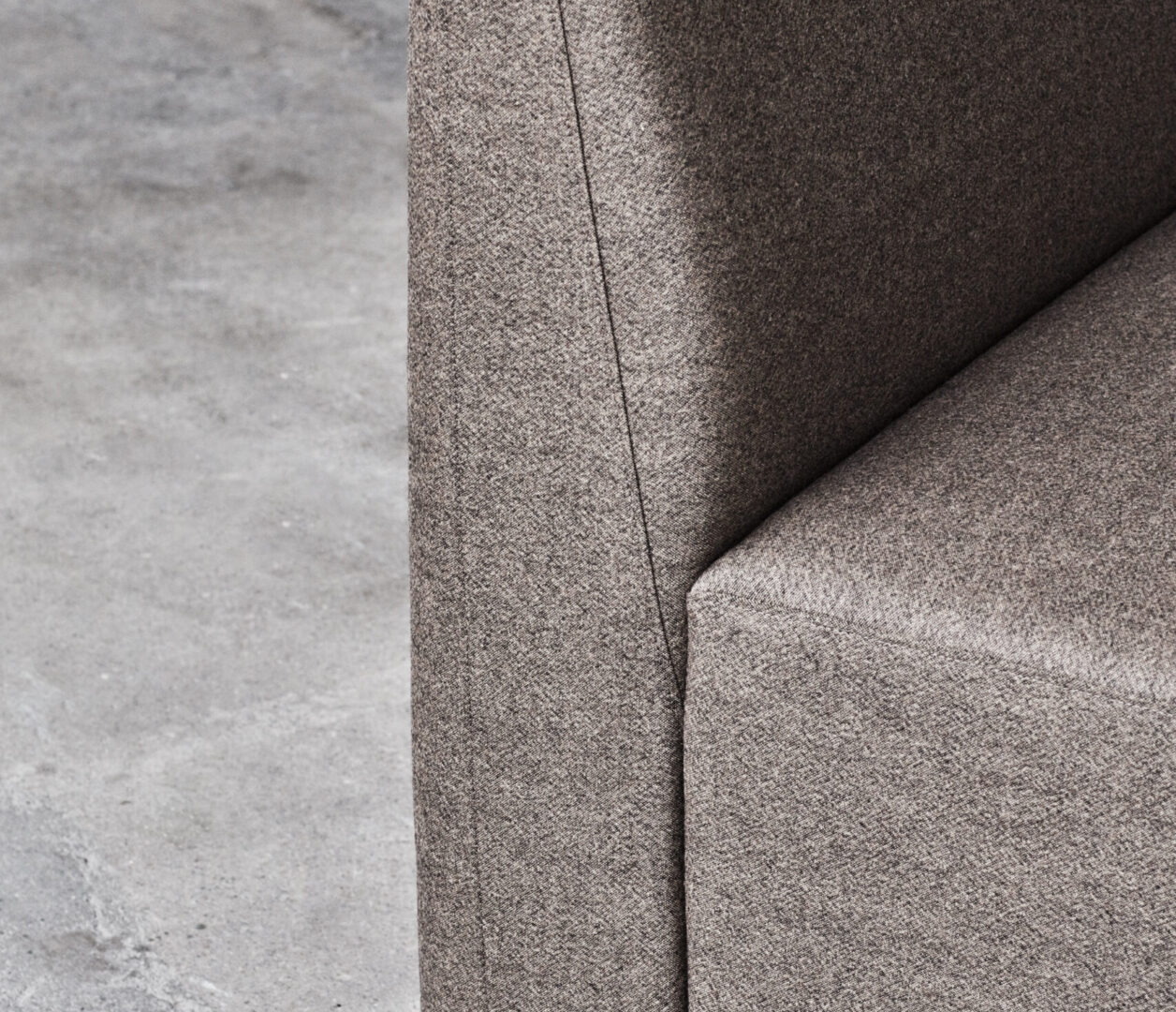OCEE&FOUR – Soft Seating – FourLikes Sofa – Details Image 5