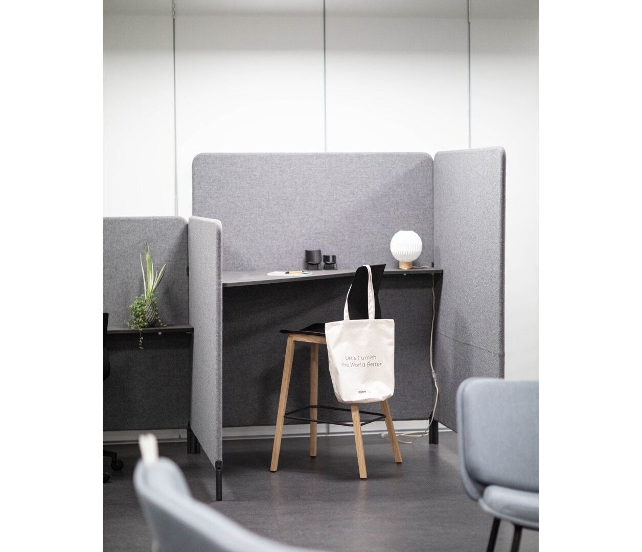 OCEE&FOUR – Work & Study Booths – FourPeople Study Booth – Lifestyle Image 1 Large
